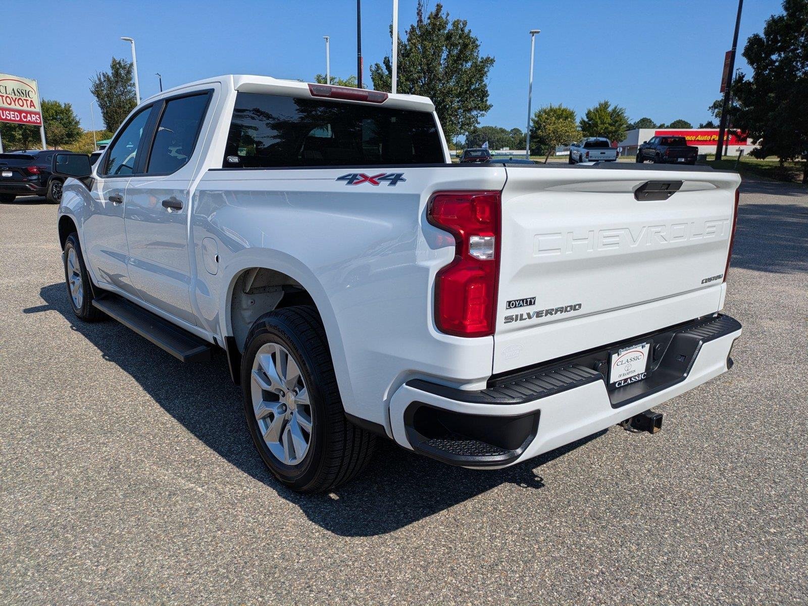 Used 2021 Summit White Chevrolet Custom image 6