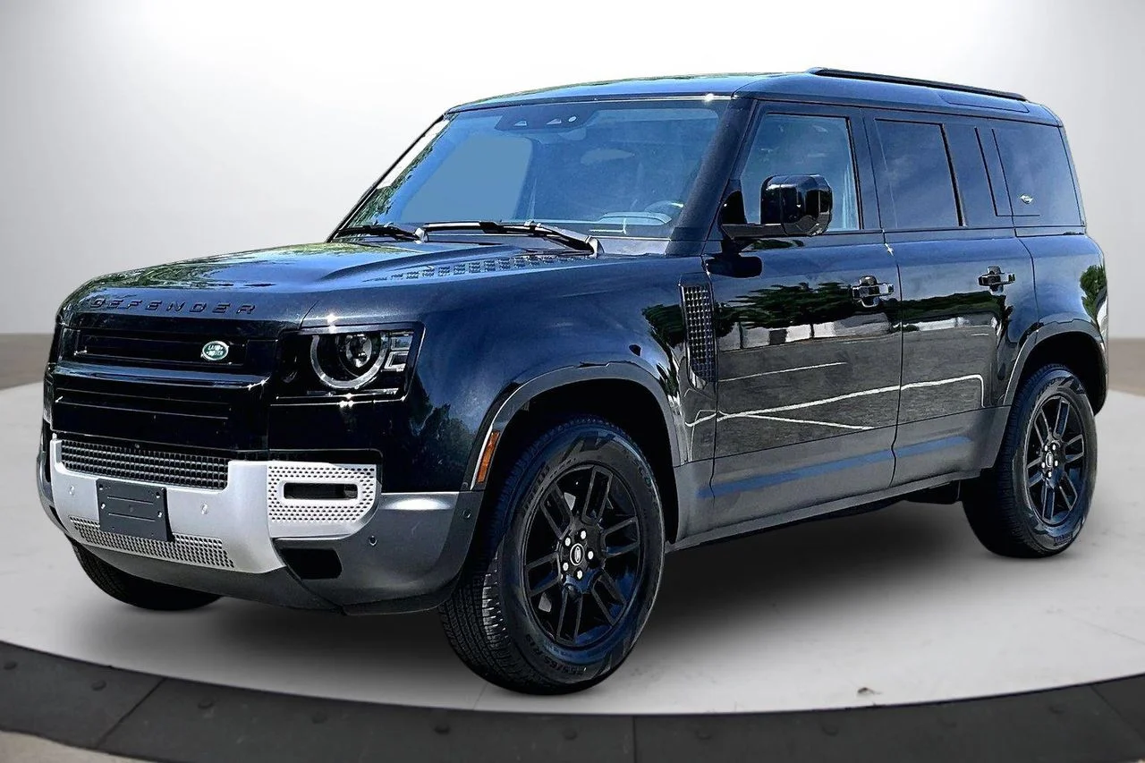 Used 2024  Land Rover S image 4