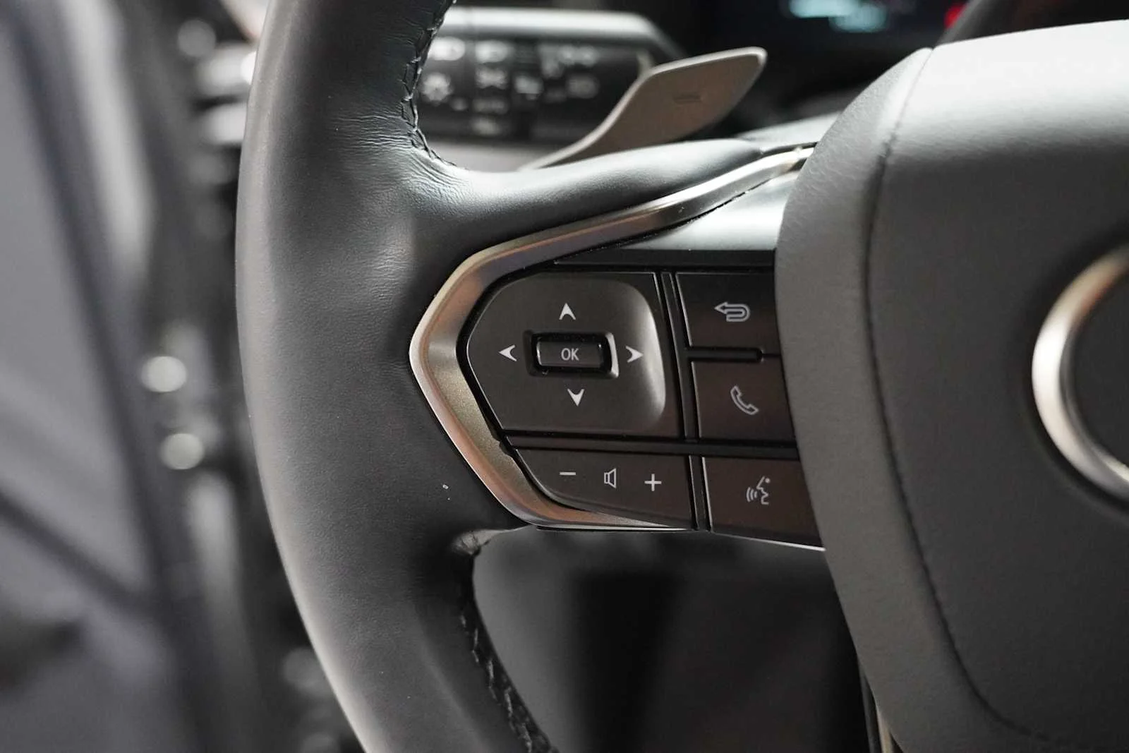 Used 2024 Incognito Lexus Premium+ image 21