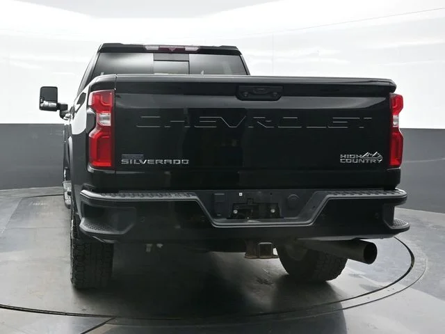 Used 2023 Black Chevrolet High Country image 2