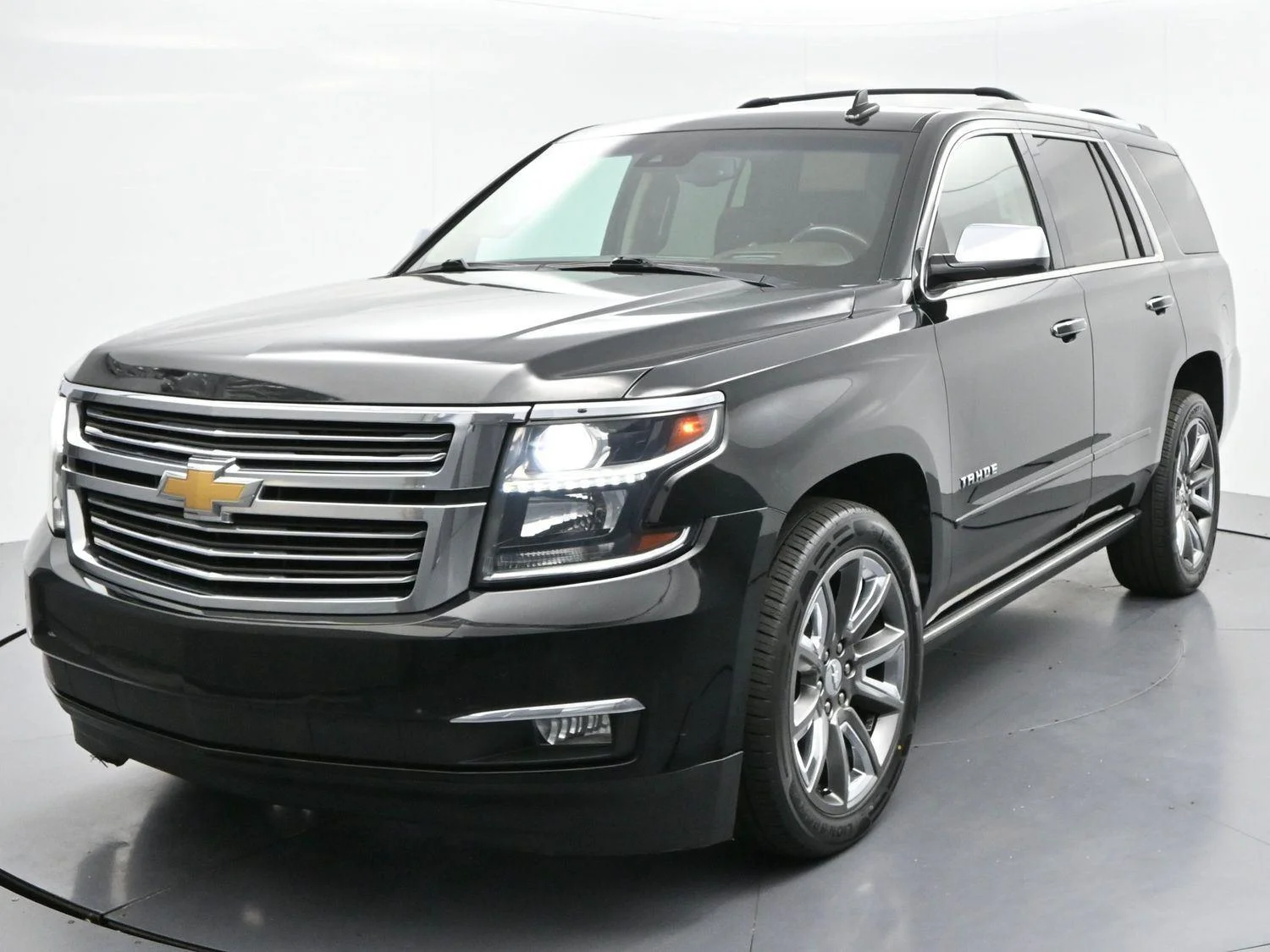 Used 2018 Black Chevrolet Premier image 3