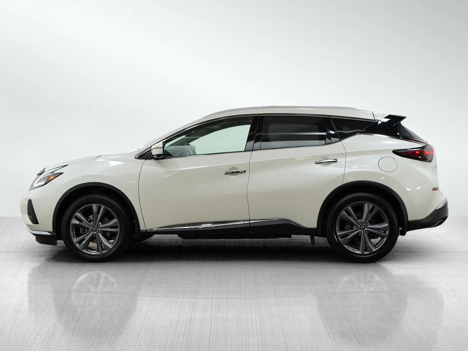 Used 2024 Nissan Murano Platinum with VIN 5N1AZ2DS7RC117244 for sale in Minneapolis, Minnesota
