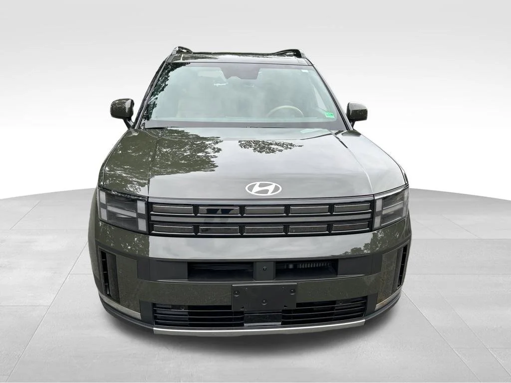 Used 2024 Green Hyundai Limited image 9