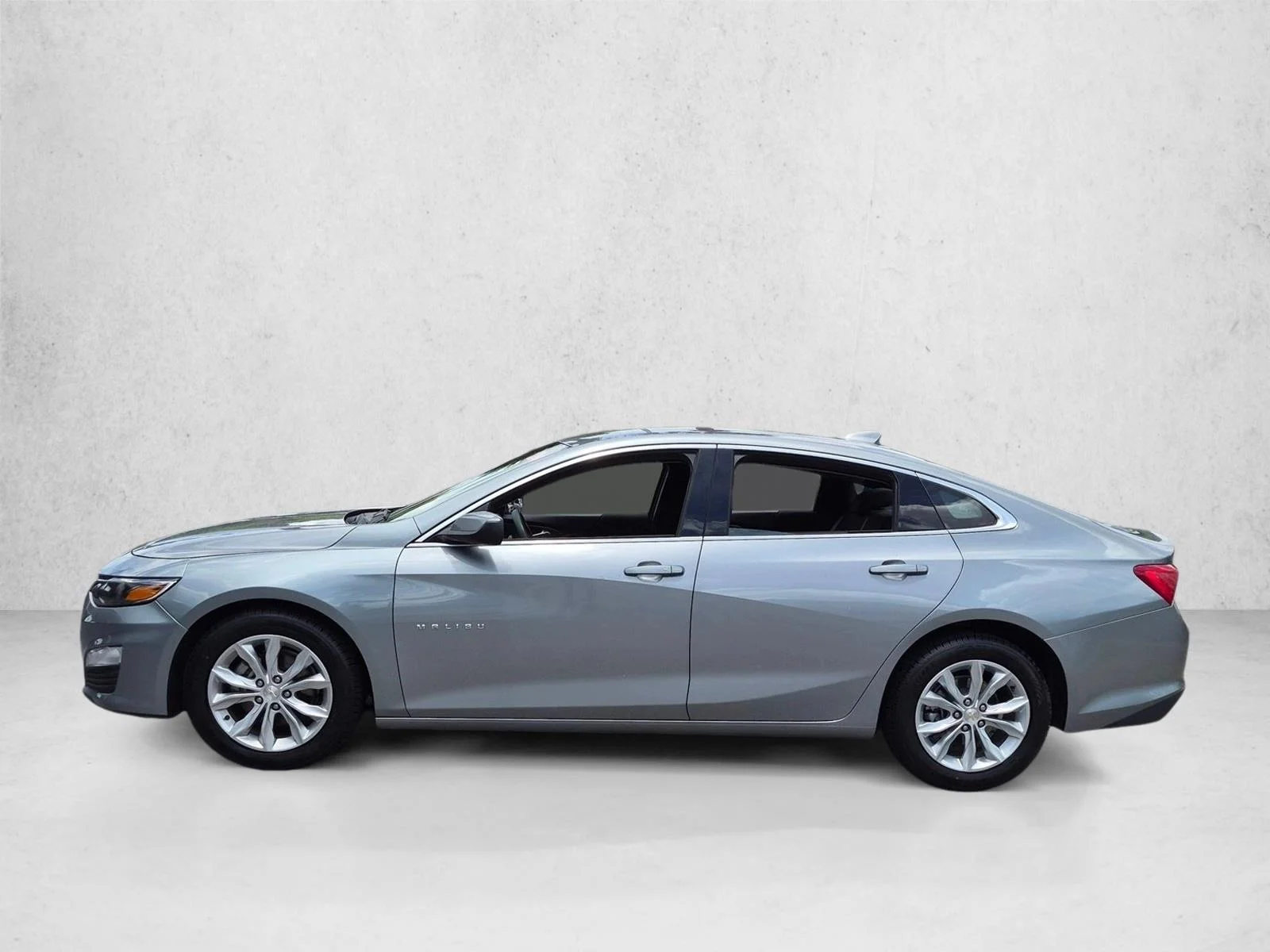 Used 2024 Sterling Gray Metallic Chevrolet LT image 9