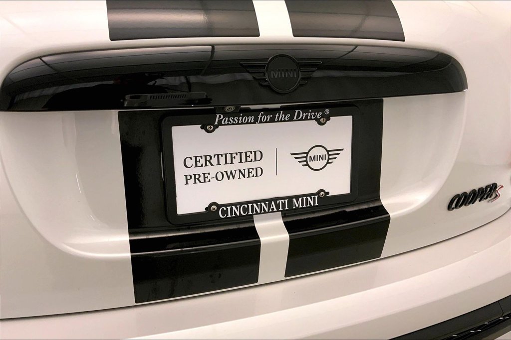 Used 2024 White Metallic MINI  image 7