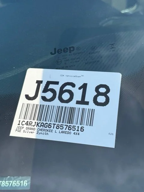 New 2026 Silver Zynith Exterior Paint Jeep Laredo image 34