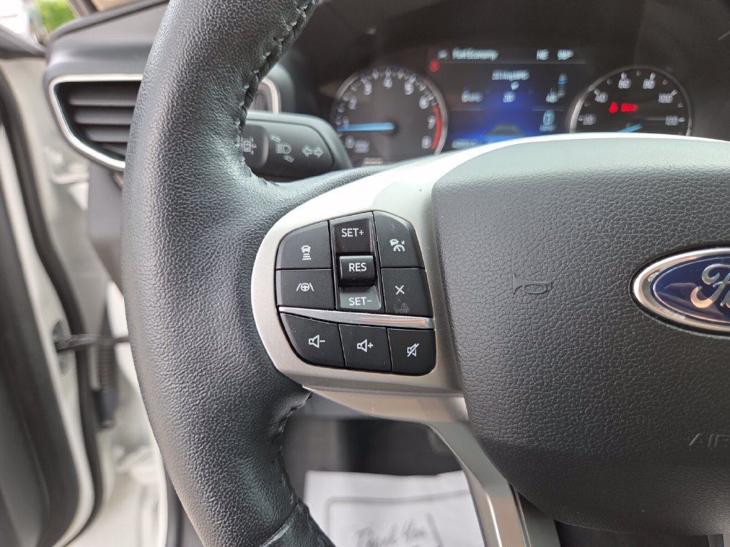 Used 2021 White Metallic Ford Limited image 36