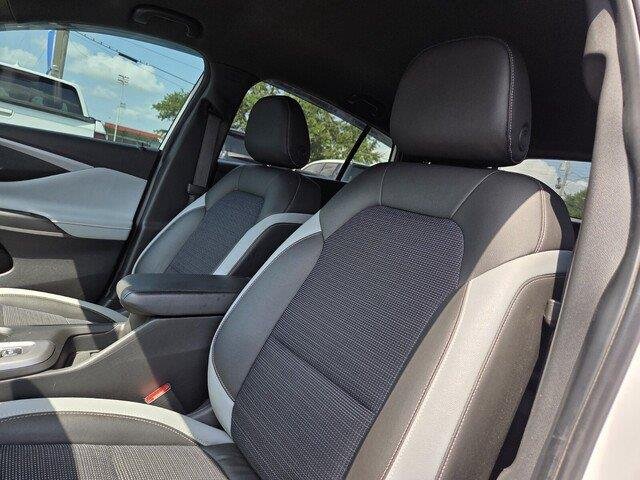 Used 2024 Summit White Buick Preferred image 11