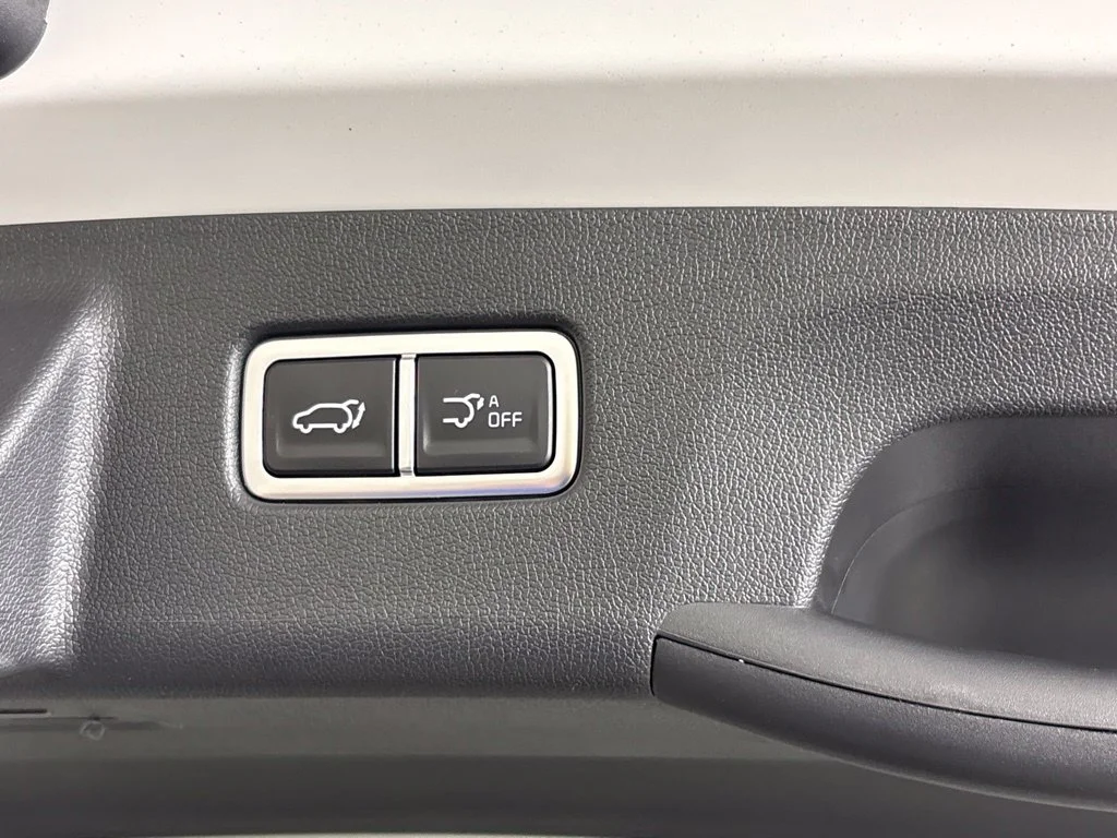 New 2026 Glacial White Pearl Kia EX image 24