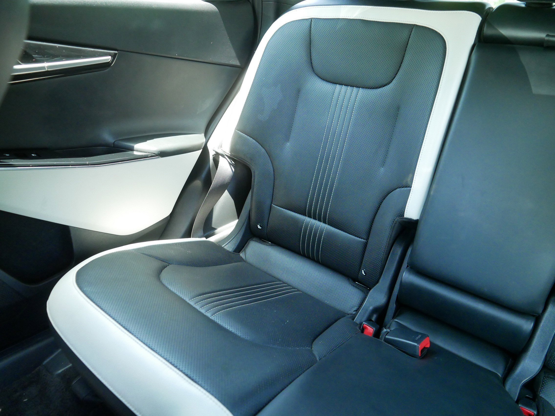 Certified Used 2023 Yacht Blue Kia GT-Line image 12