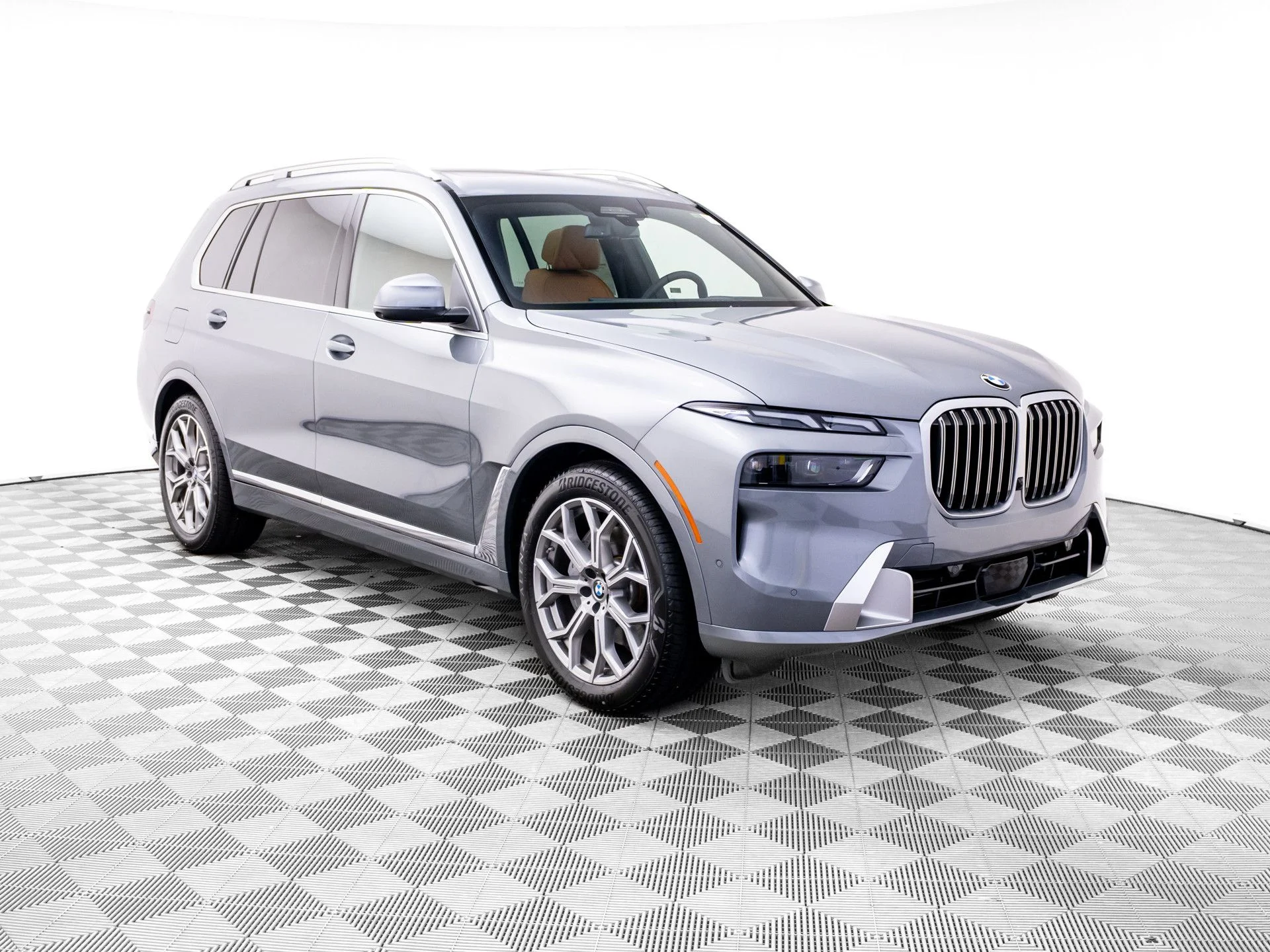New 2026 Gray BMW xDrive40i image 9