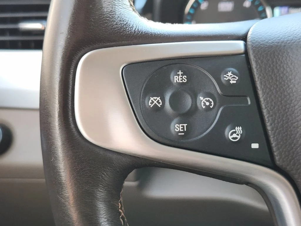 Used 2018 White Frost Tricoat GMC SLT image 28