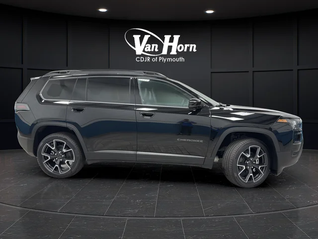 New 2026 Diamond Black Crystal Pearl-Coat Exterior Paint Jeep Limited image 8