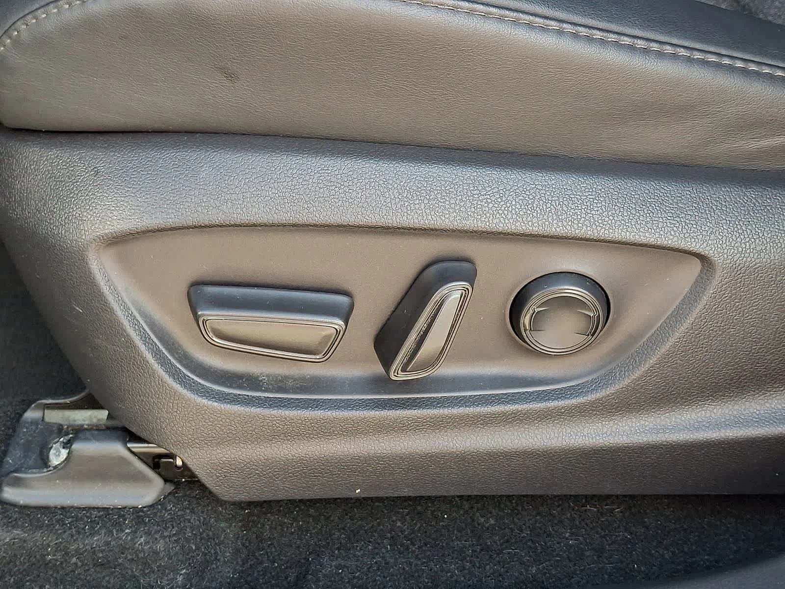 Certified Used 2023 Oxygen White Toyota XLE image 17