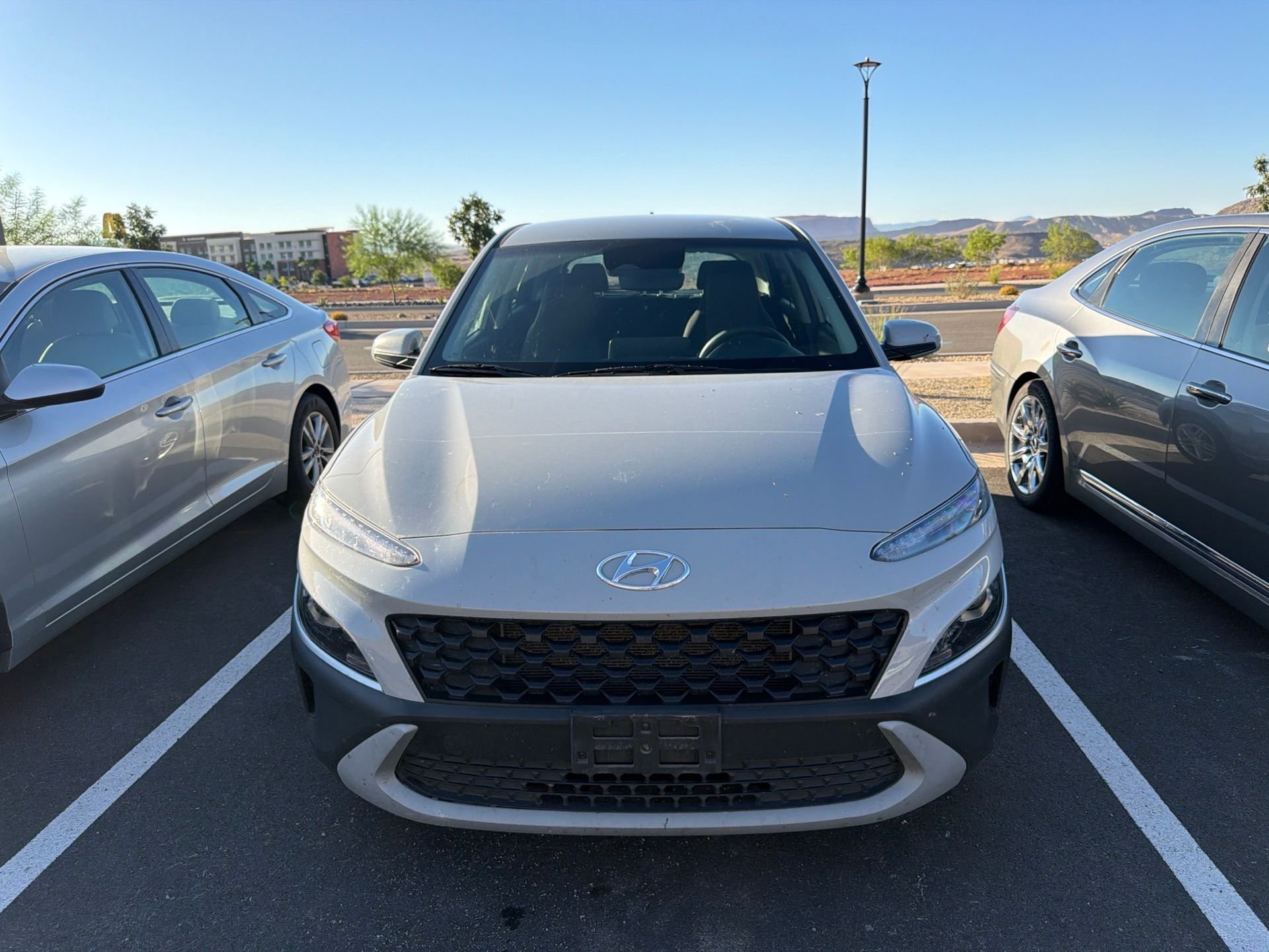 Certified Used 2022 Silver Hyundai SE image 2