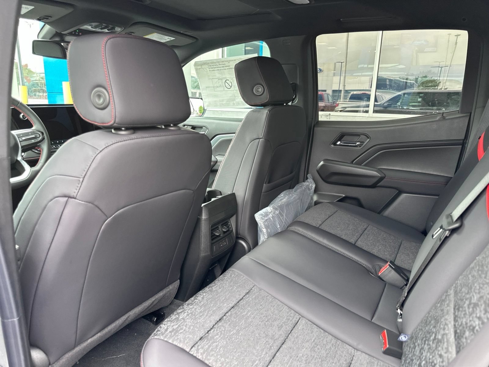 New 2026 Sterling Gray Metallic Chevrolet Z71 with 20in Black Wheels - Sunroof - Spray-On Bedliner image 17