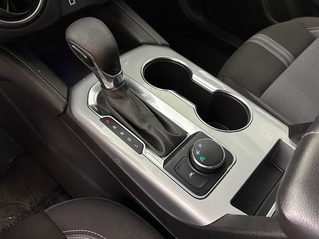 Used 2023 White Chevrolet LT image 34