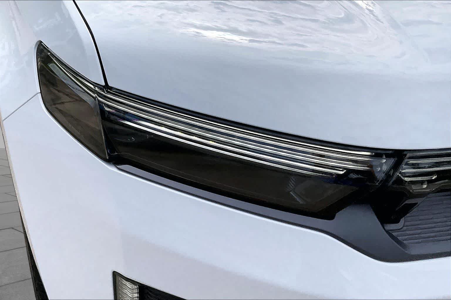 New 2026 Bright White Clear-Coat Exterior Paint Jeep Summit Obsidian image 13