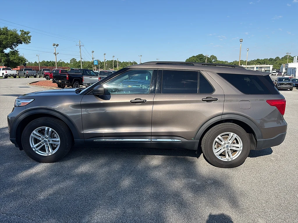 Used 2021 Stone Gray Ford  image 3