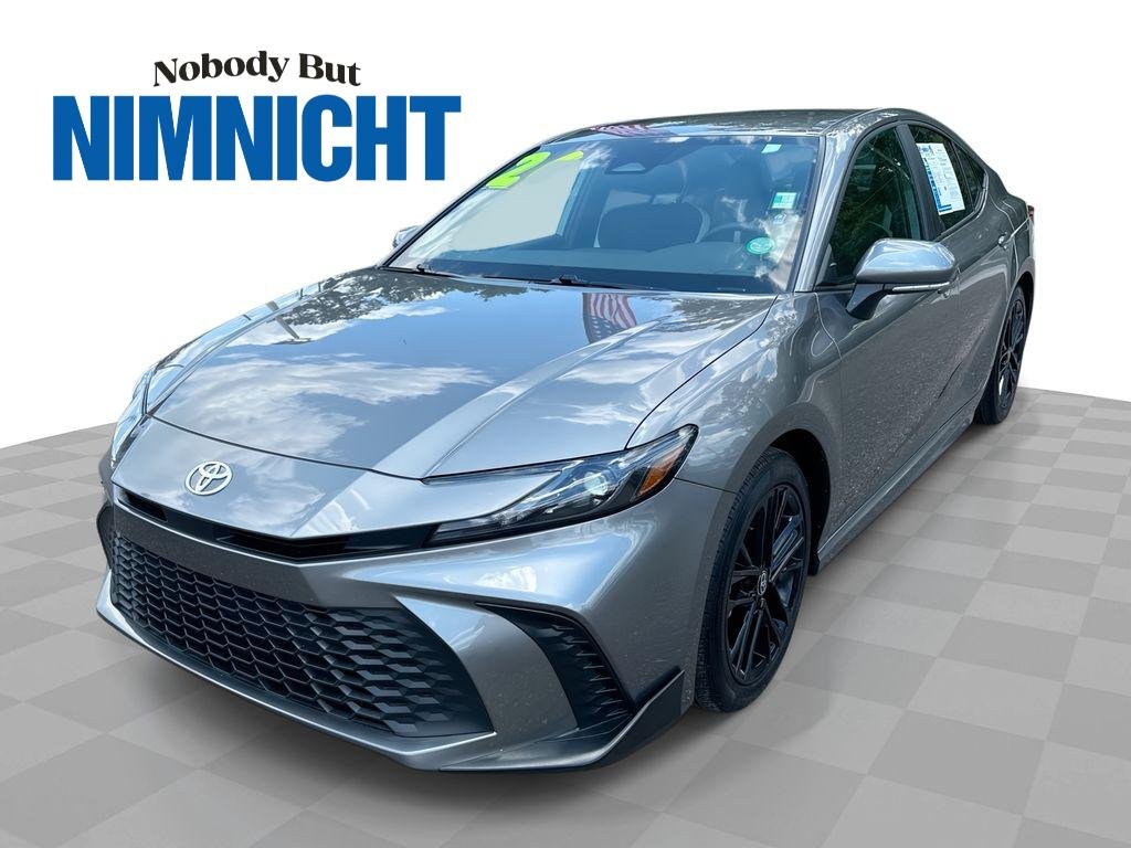 2026 Toyota Camry SE Hybrid's photo
