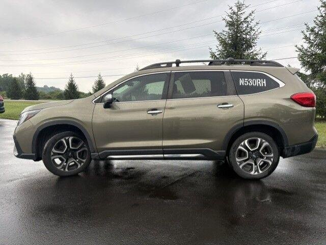 Used 2023 Autumn Green Metallic Subaru Touring image 9