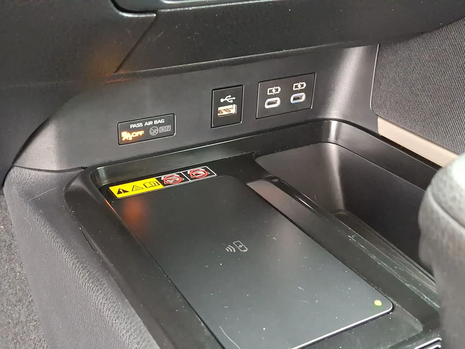 Used 2025 Ice Cap Toyota LE image 29