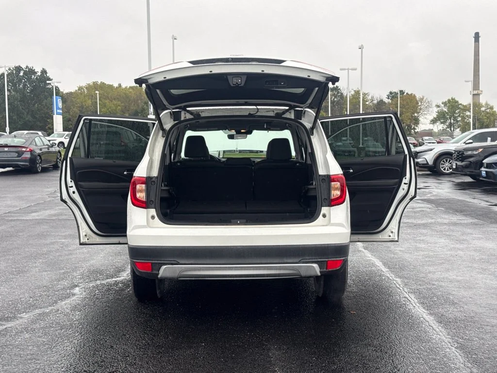 Used 2022 White Honda EX-L image 17