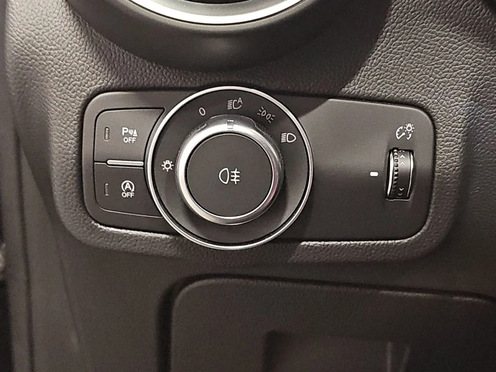 2025 Alfa Romeo Stelvio Base - Photo 21