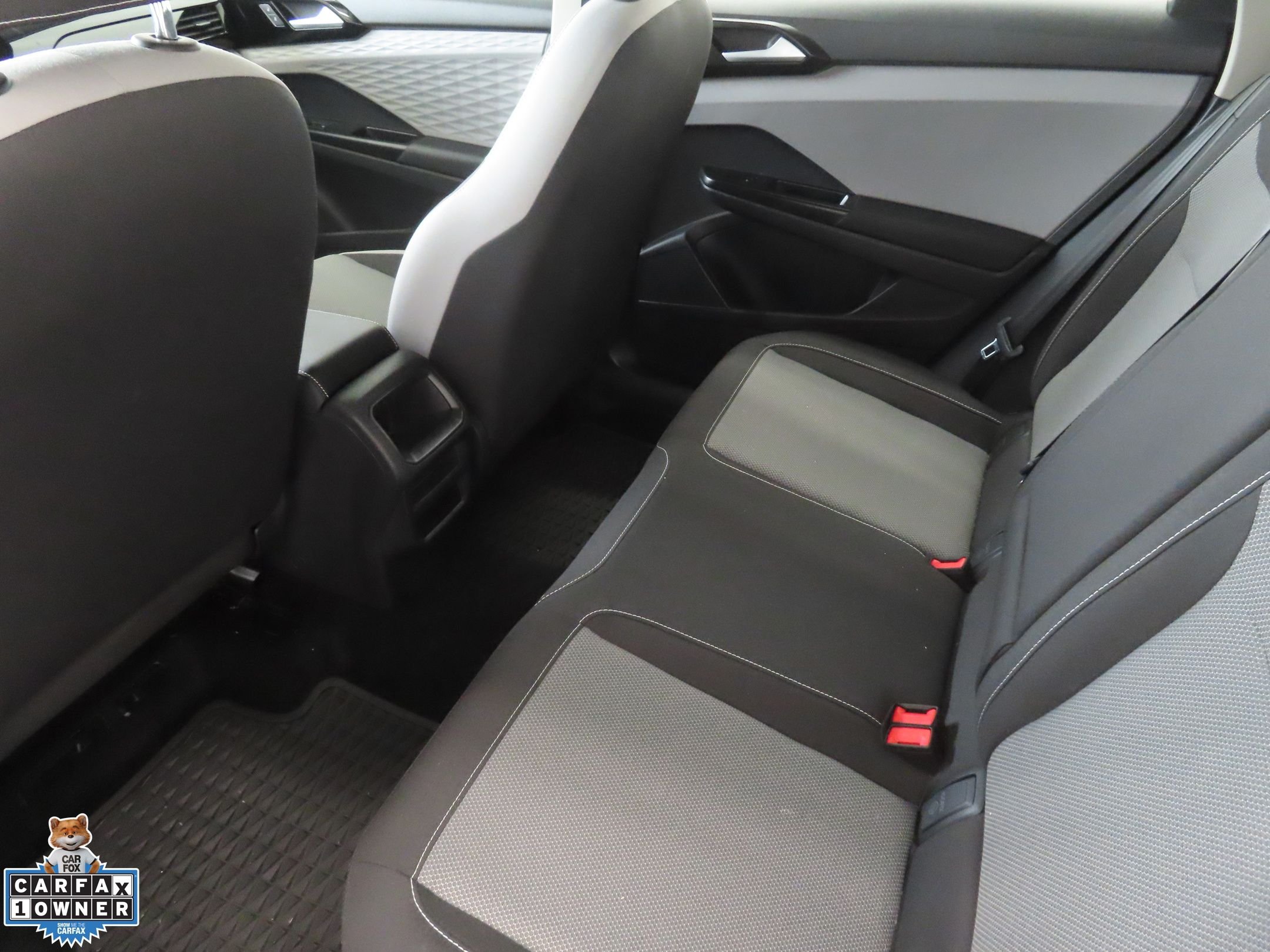 Used 2022 Gray Volkswagen 1.5T S image 22
