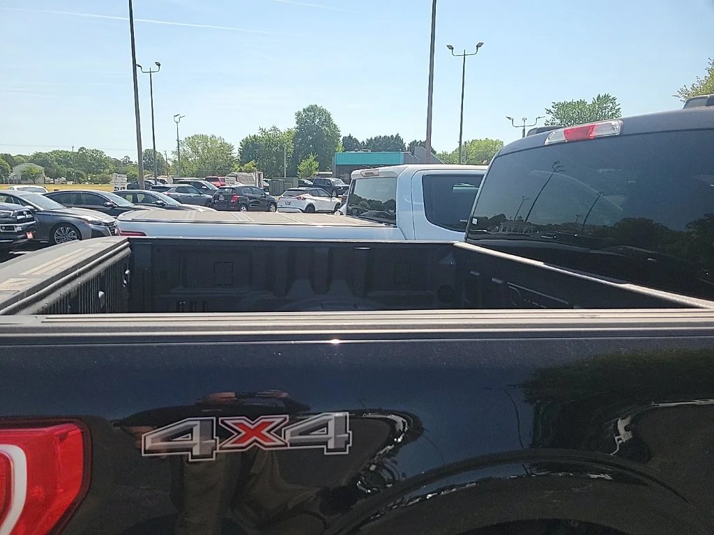 Used 2023 Black Ford XLT image 12