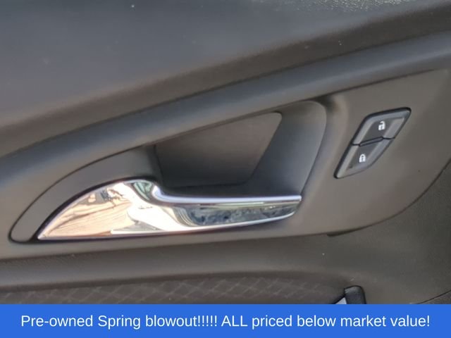 Used 2025 White Chevrolet LT image 21