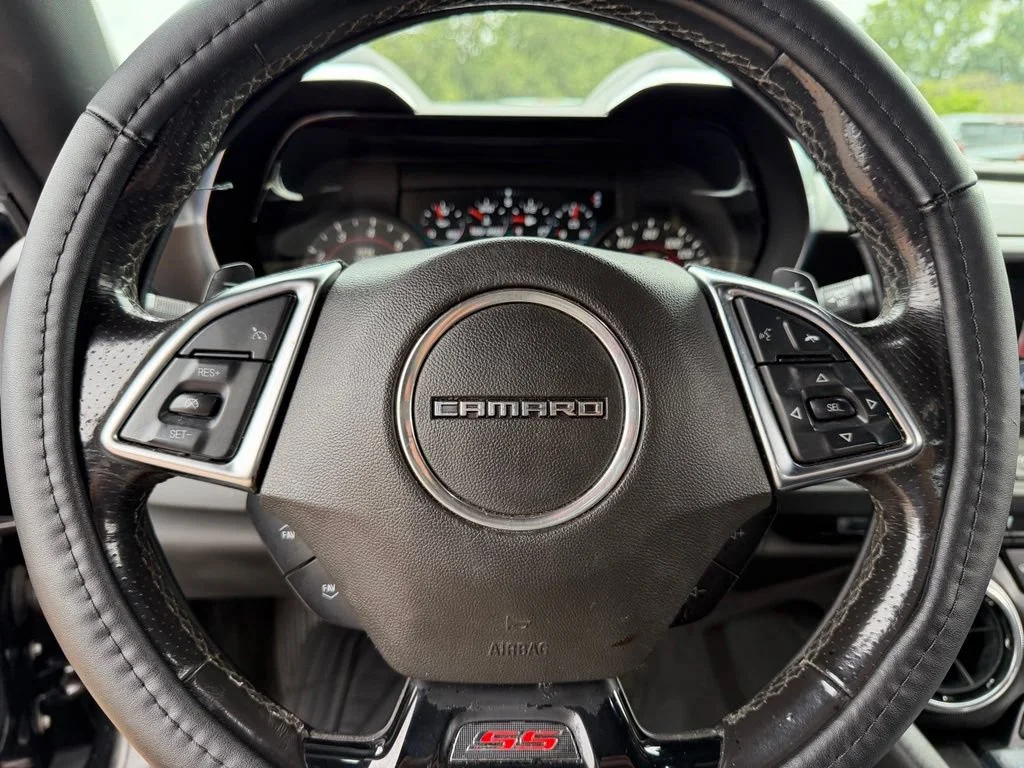 Used 2018 BLACK Chevrolet 1SS image 27