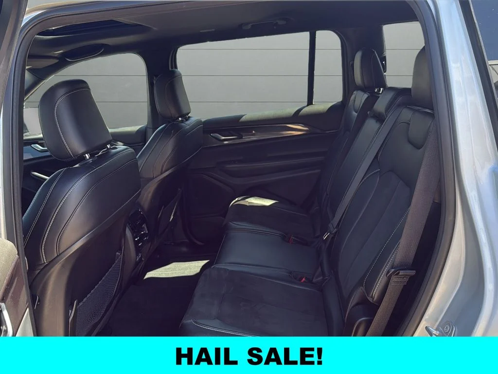 Used 2023 Silver Jeep Altitude image 17