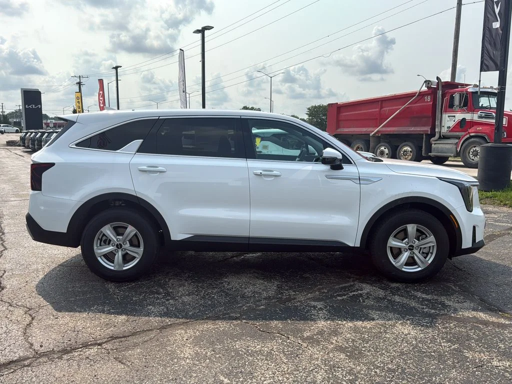 New 2026 Glacial White Pearl Kia LX image 6