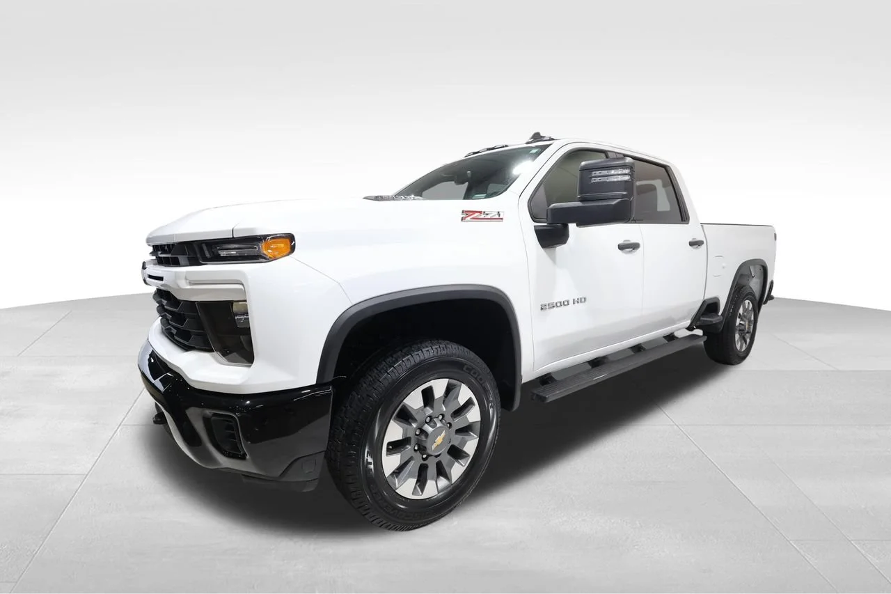 Used 2024 Summit White Chevrolet Custom image 8