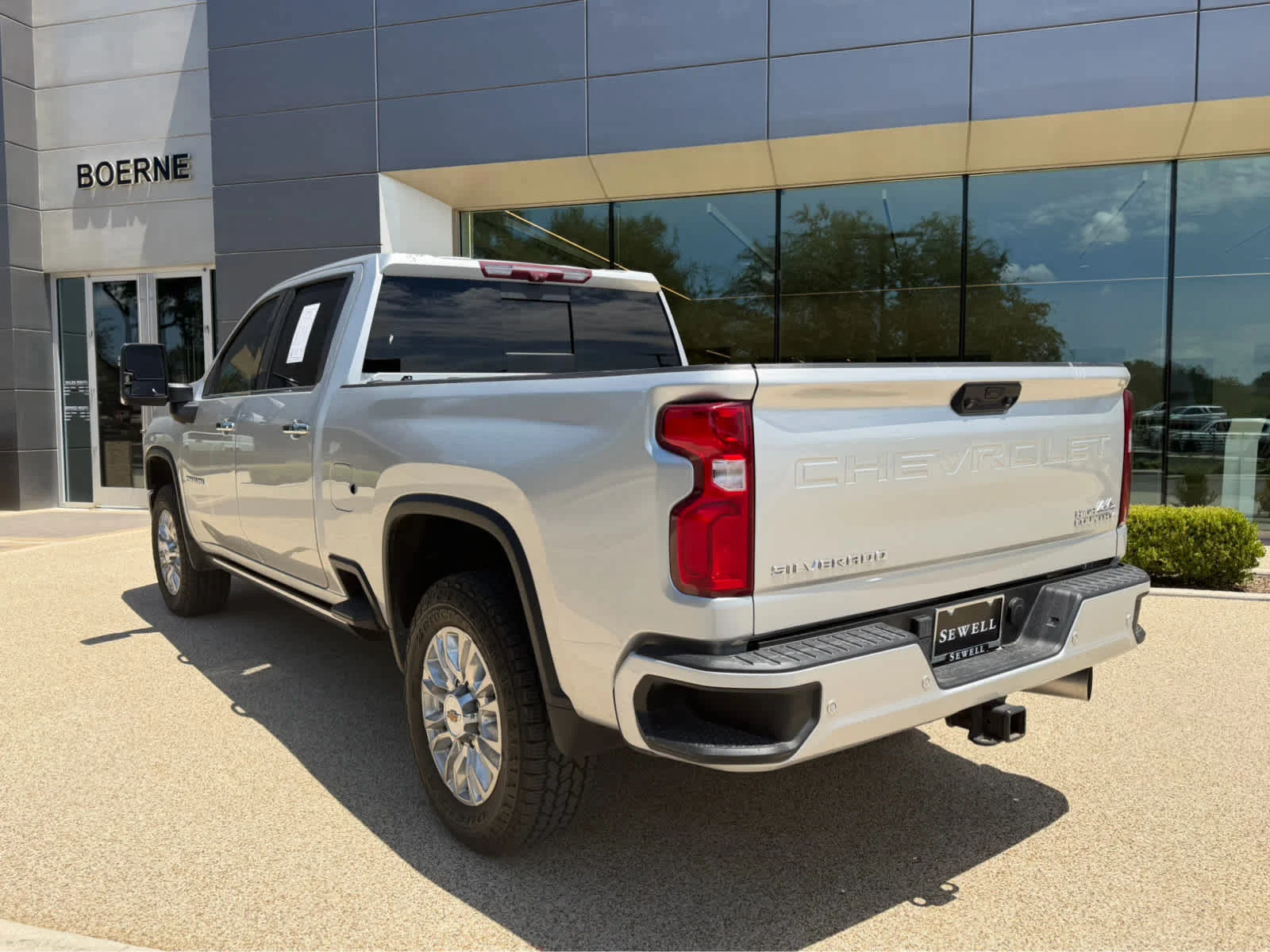 Used 2021 Silver Ice Metallic Chevrolet High Country image 6