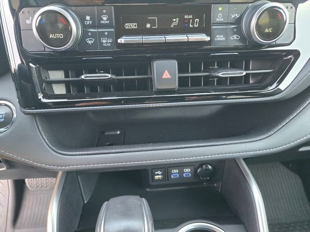 Used 2022  Toyota XSE image 14