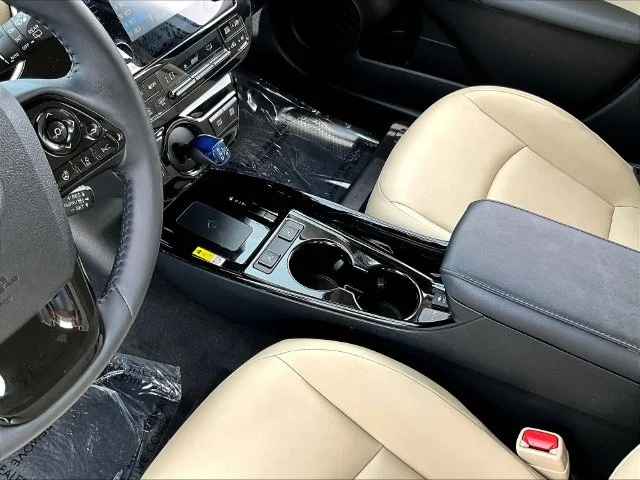 Used 2019 Beige Toyota XLE image 20