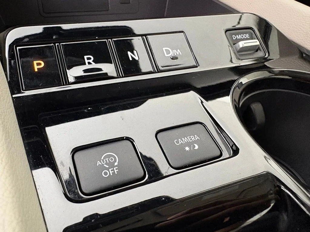 Used 2025 White Nissan SV image 33
