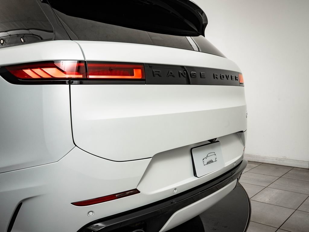 New 2026 Ethereal Frost Satin LAND ROVER  image 19