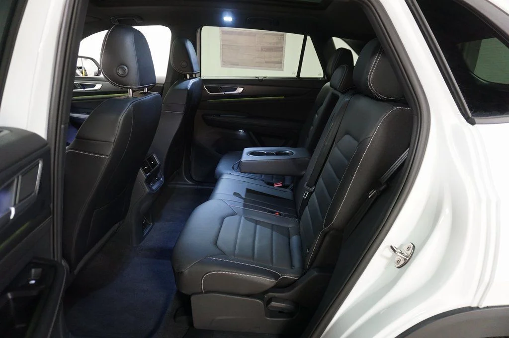 2026 Volkswagen Atlas Cross Sport SEL R-LINE - Photo 11