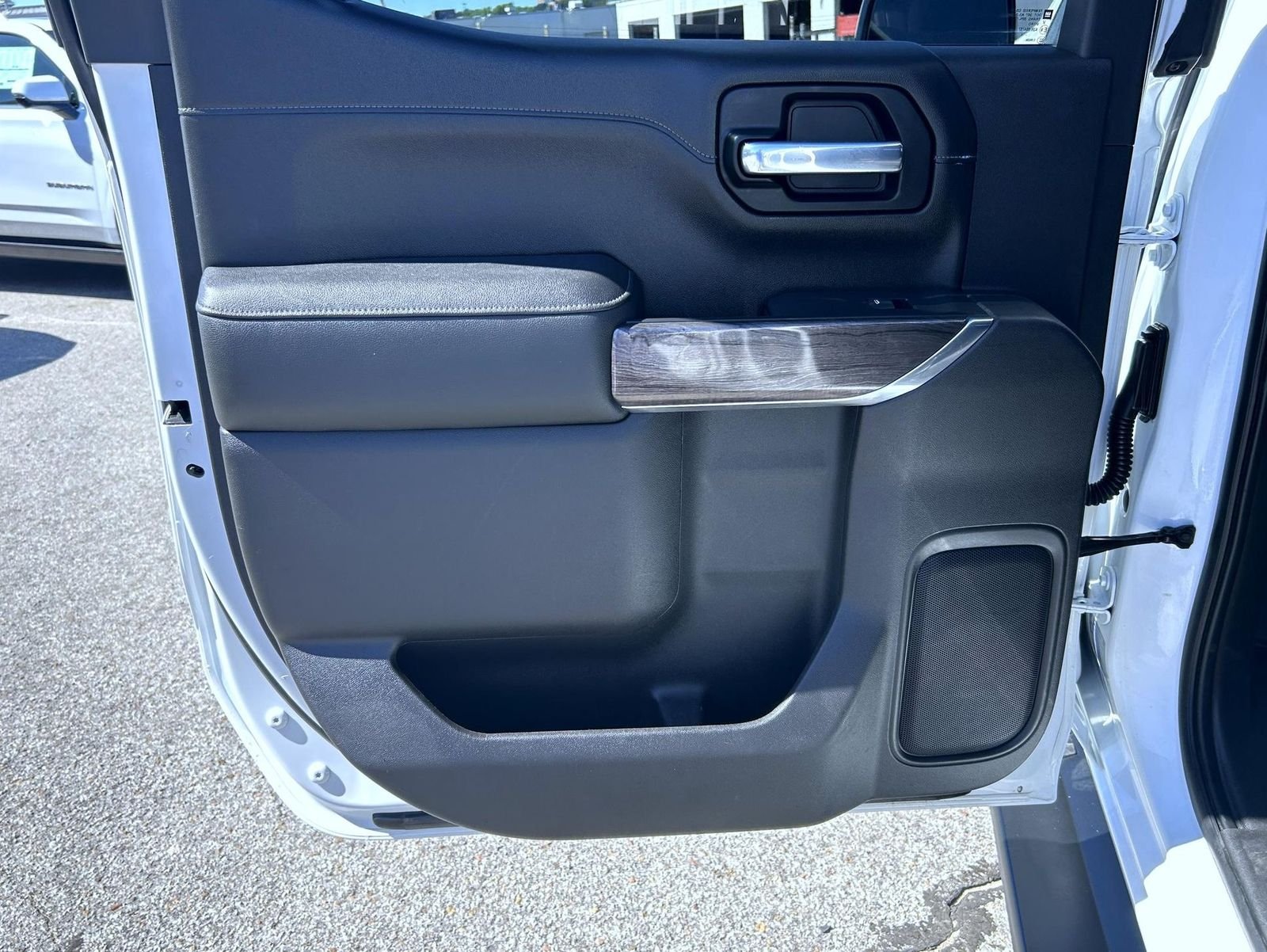 Used 2021 White Chevrolet LTZ image 17