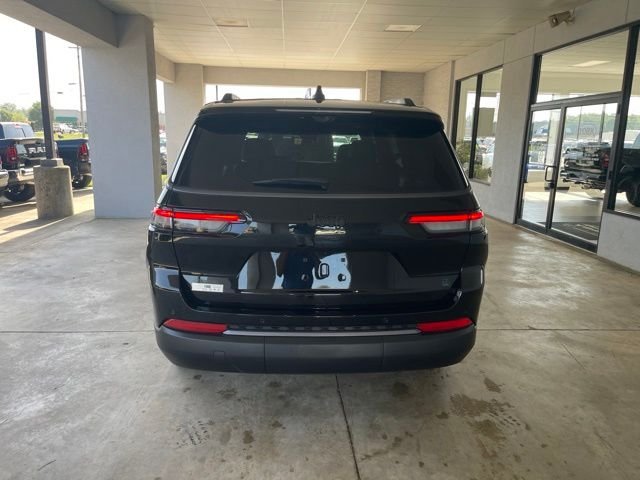 New 2026 Diamond Black Crystal Pearl-Coat Exterior Paint Jeep  image 4