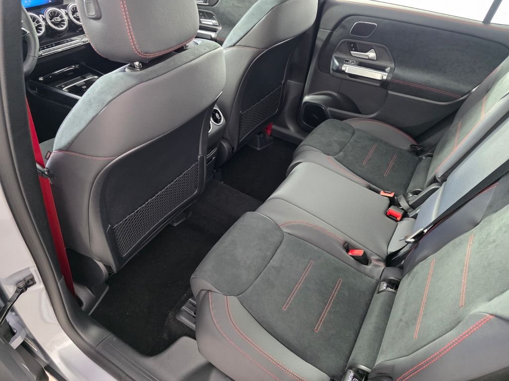 2026 Mercedes-Benz GLB AMG GLB 35 - Photo 12