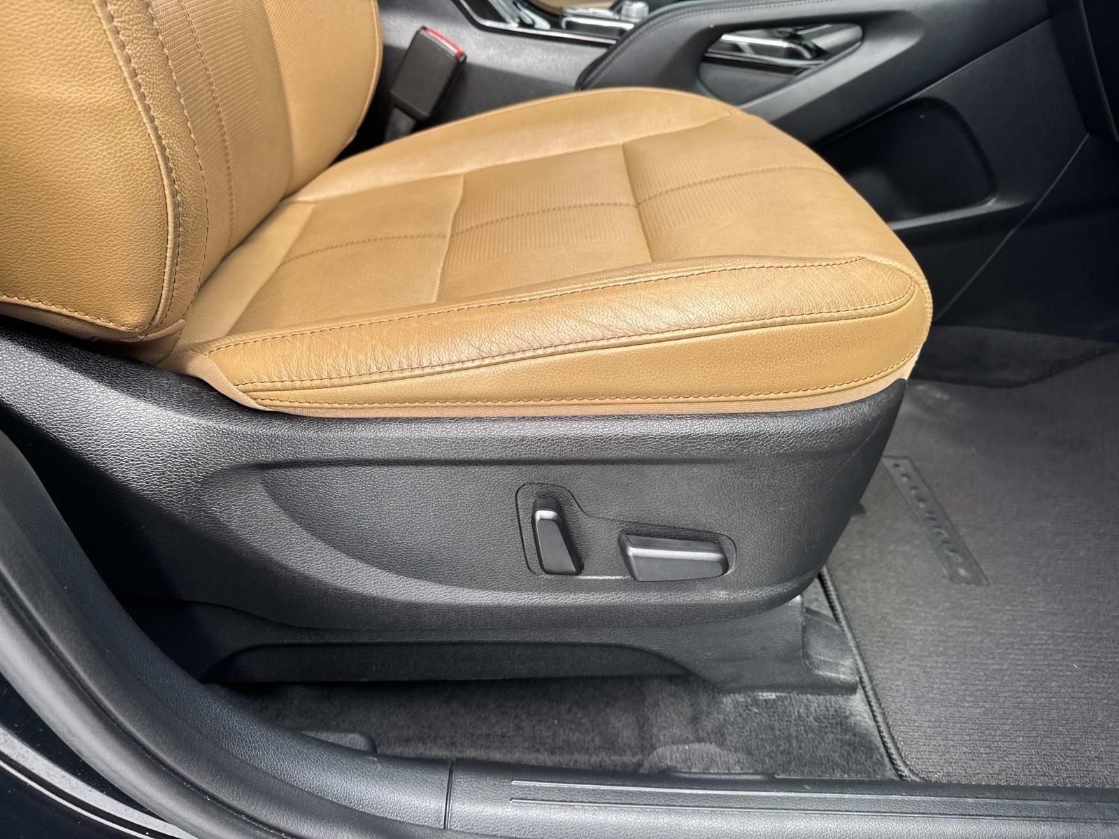 Used 2020 Ebony Black Kia SX image 12