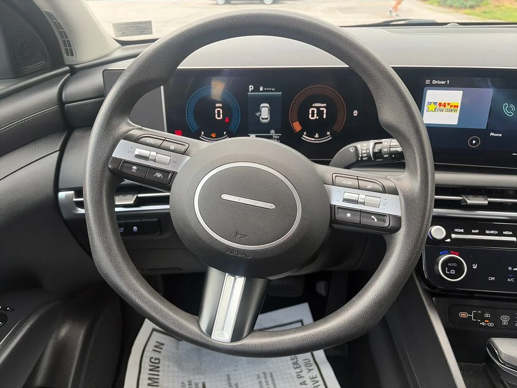 Used 2025 Gray Hyundai SEL image 15
