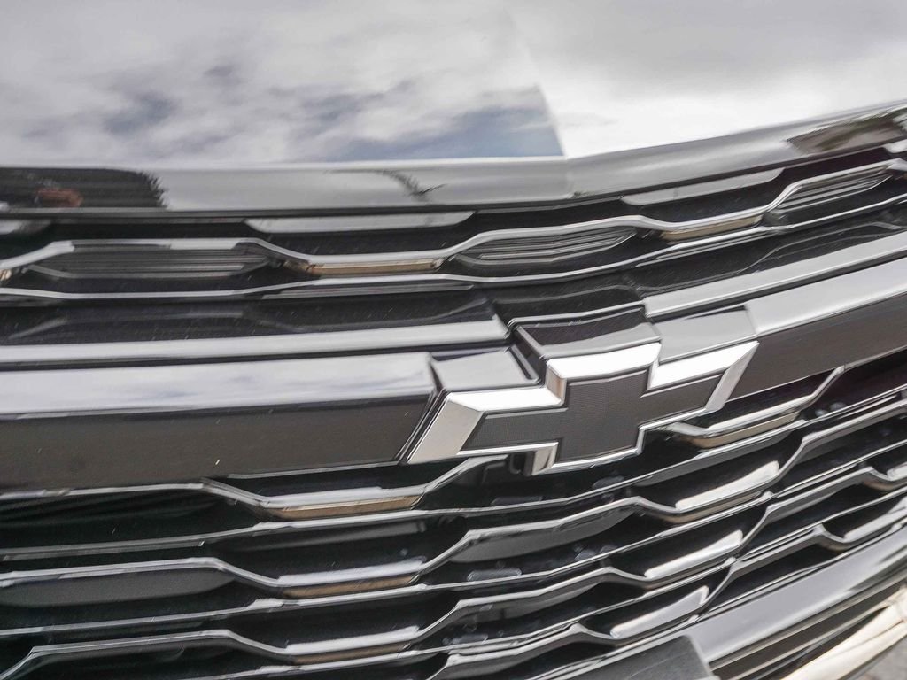 Used 2025 Black Chevrolet ACTIV image 11
