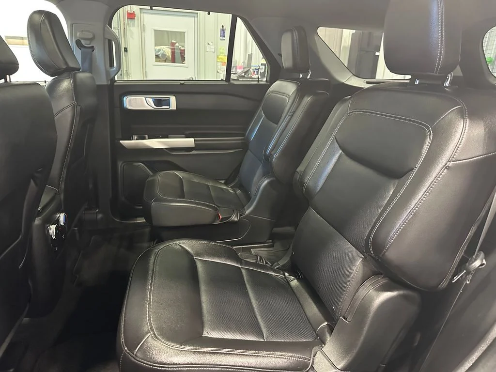 Used 2023 Gray Ford Limited image 28