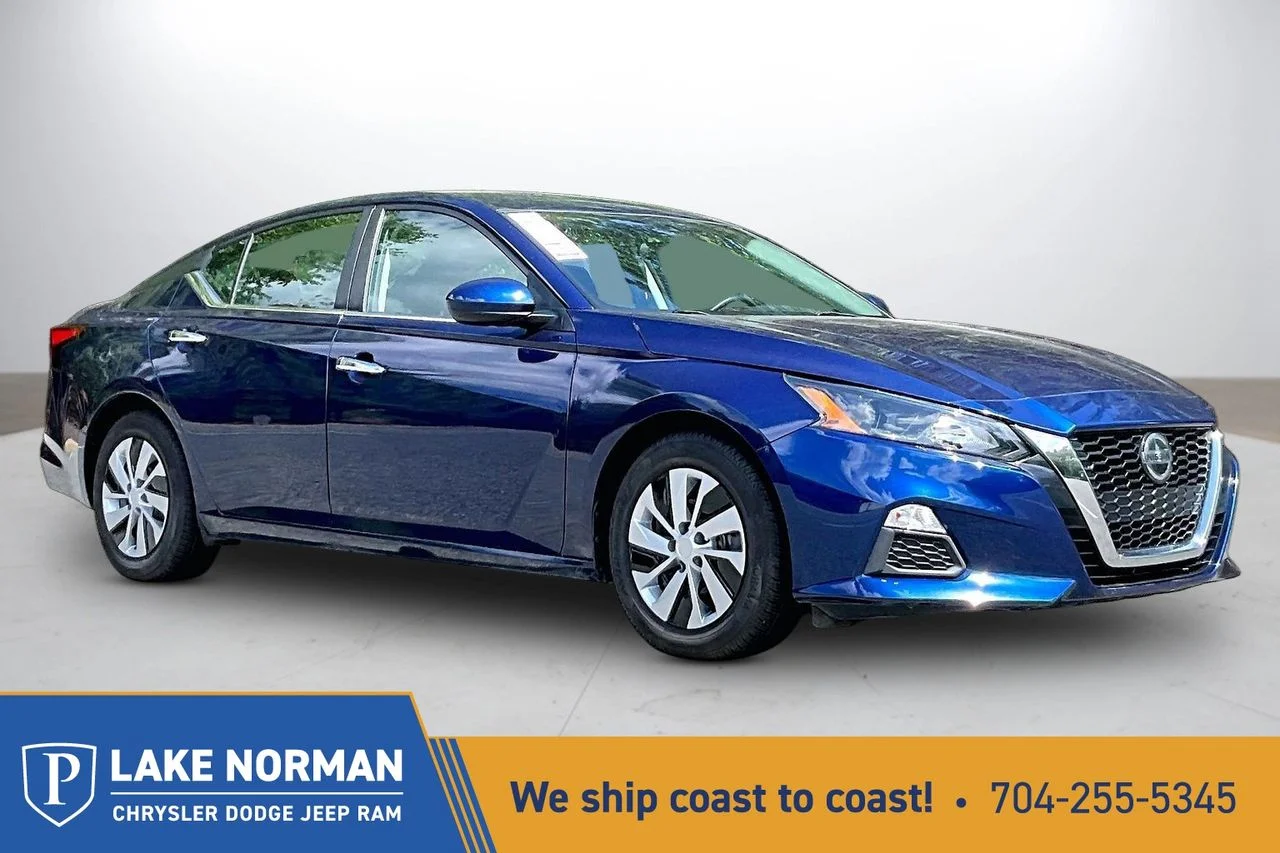 Certified Used 2022 Blue Nissan 2.5 S image 1