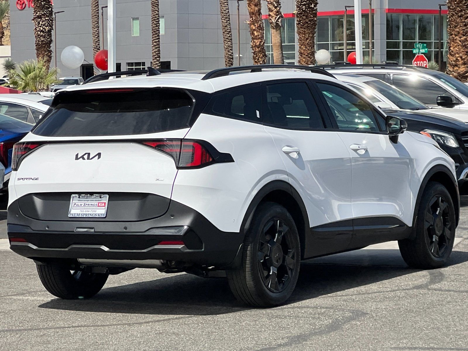 New 2026 Glacial White Pearl Kia X-Line image 3